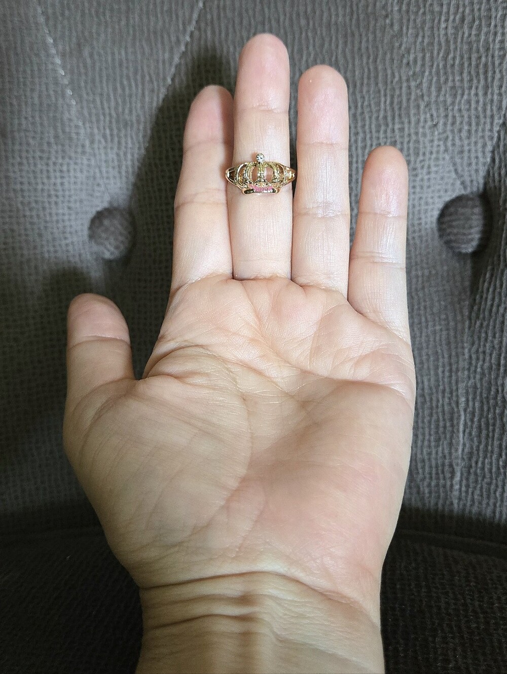 Juicy🍊 Couture Textured Crown👑 Ring💍 - Picture 8 of 16